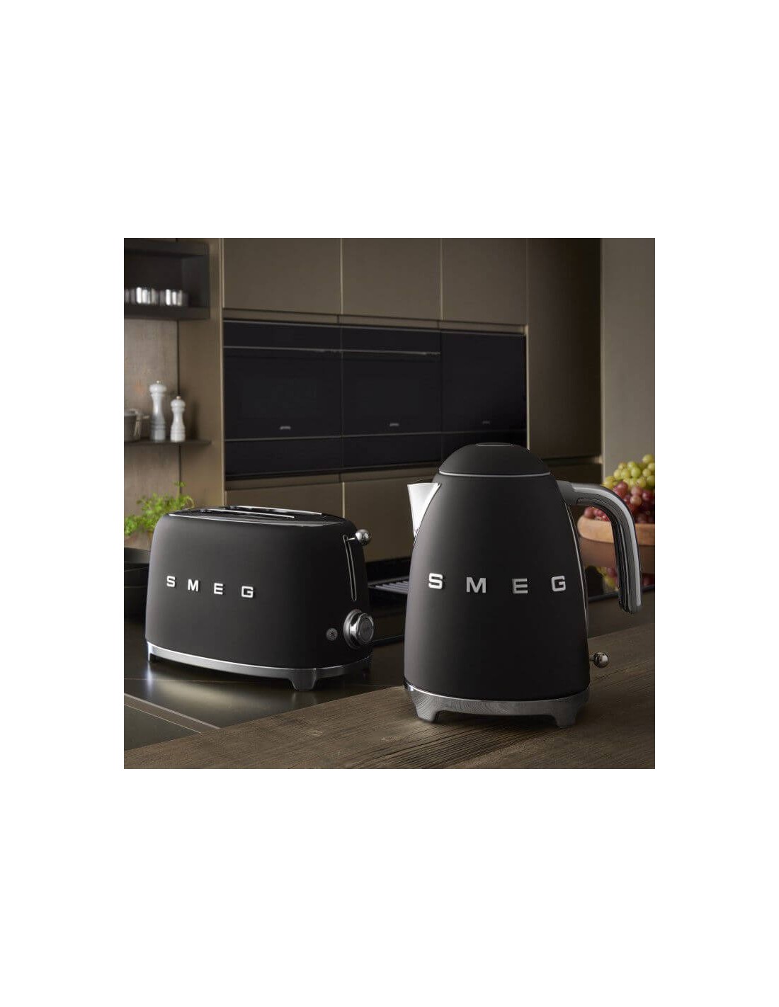bollitore-nero-opaco-smeg