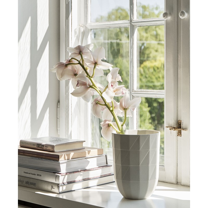 Paper Porcelain Vase 02
